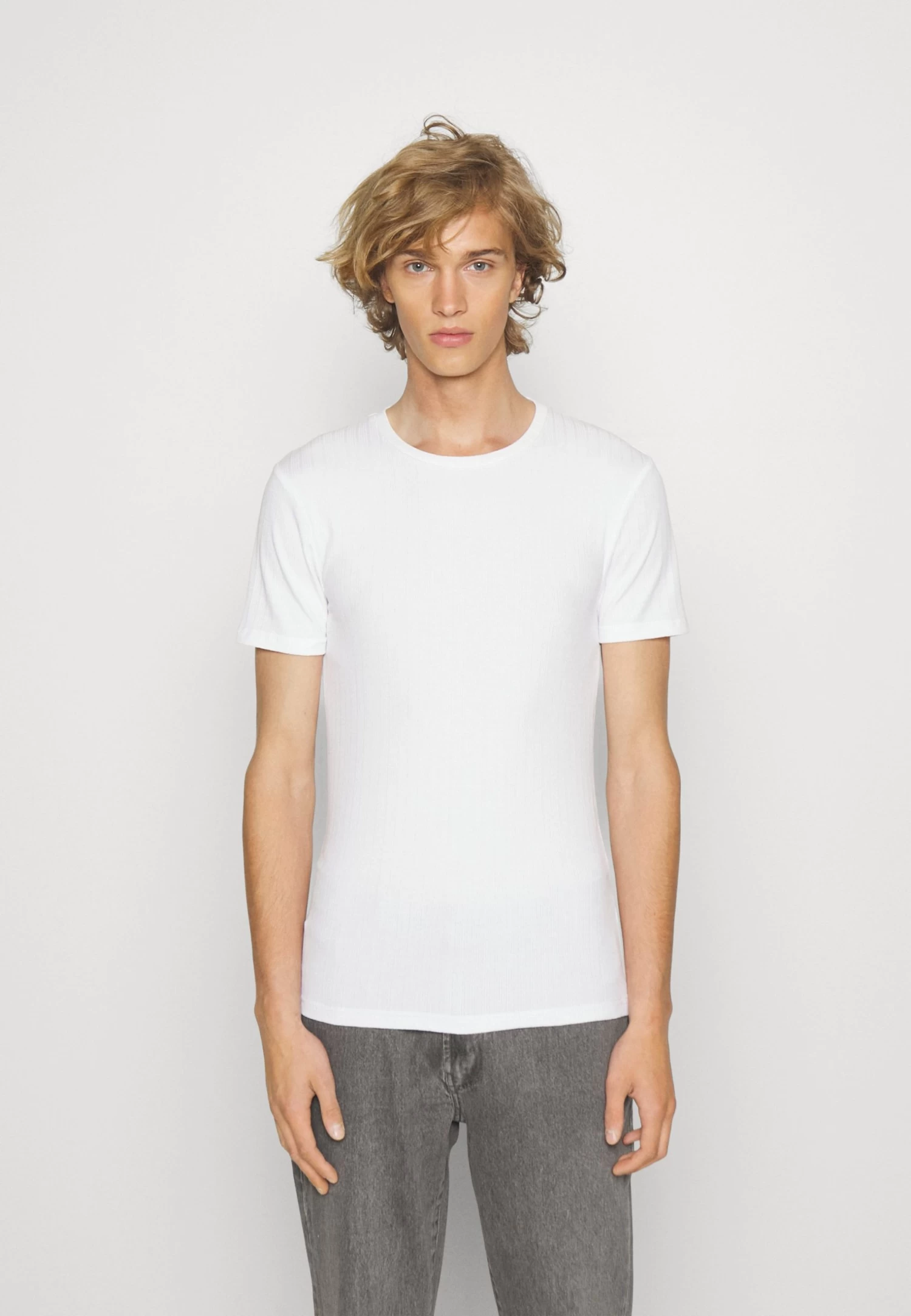 Basic T-Shirt - White
