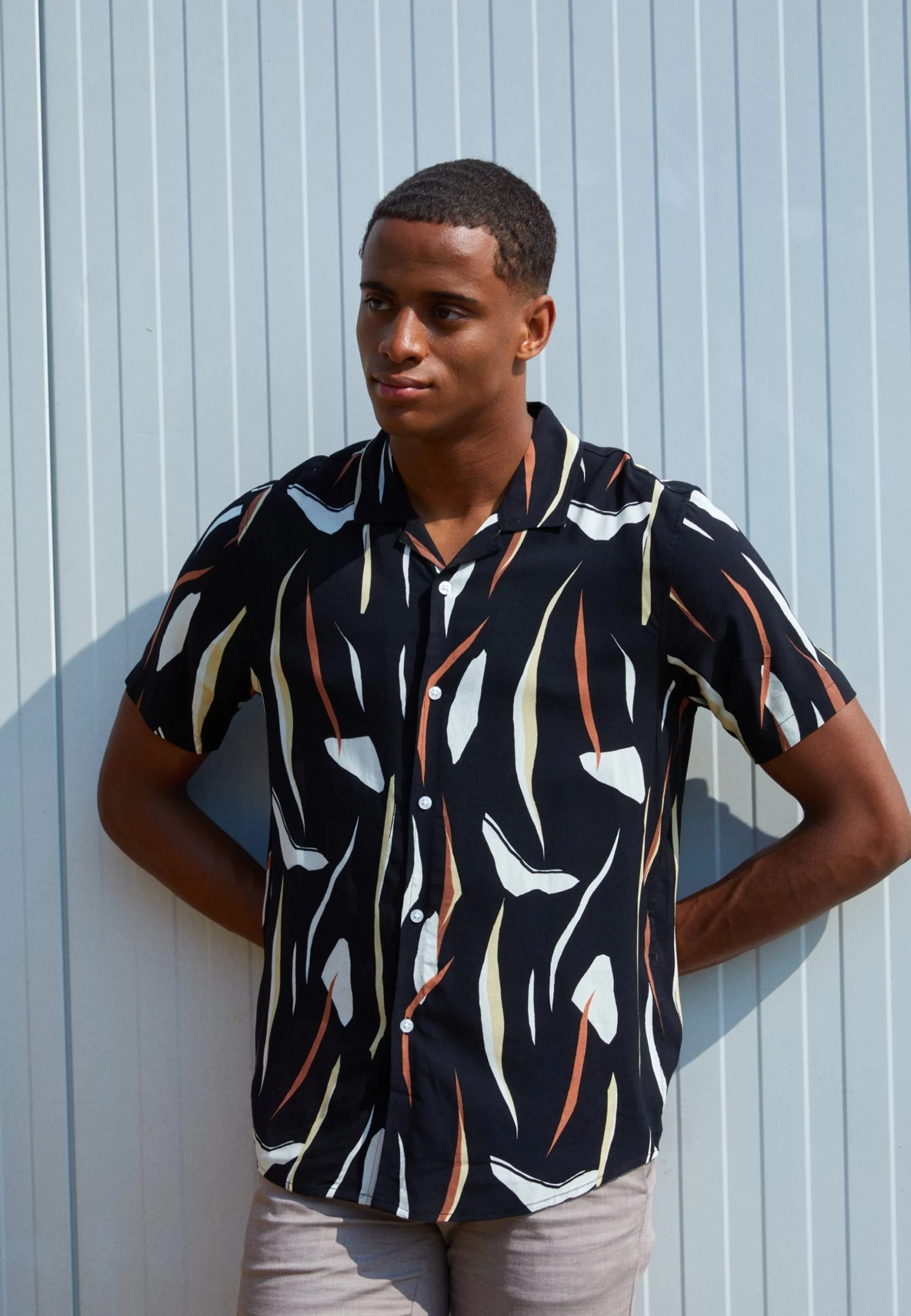 Contemporary Art Regular Resort- Shirt - Black