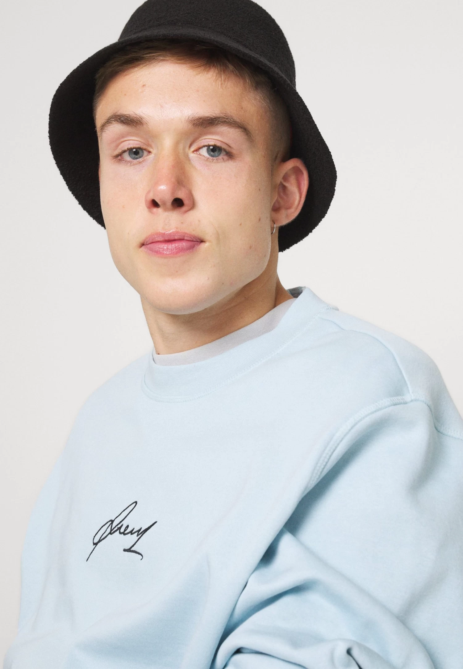 Sweatshirt - Light Blue