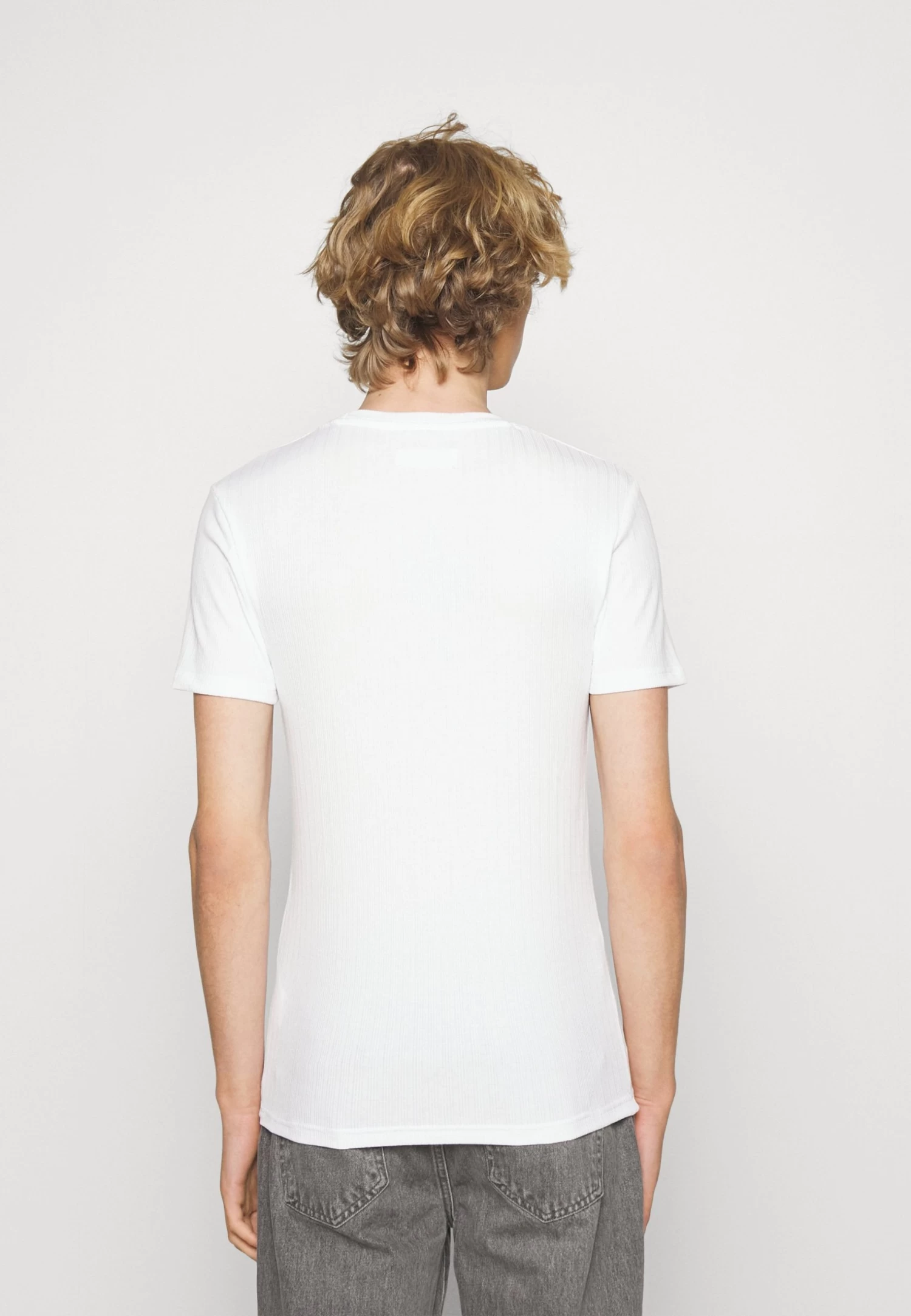 Basic T-Shirt - White