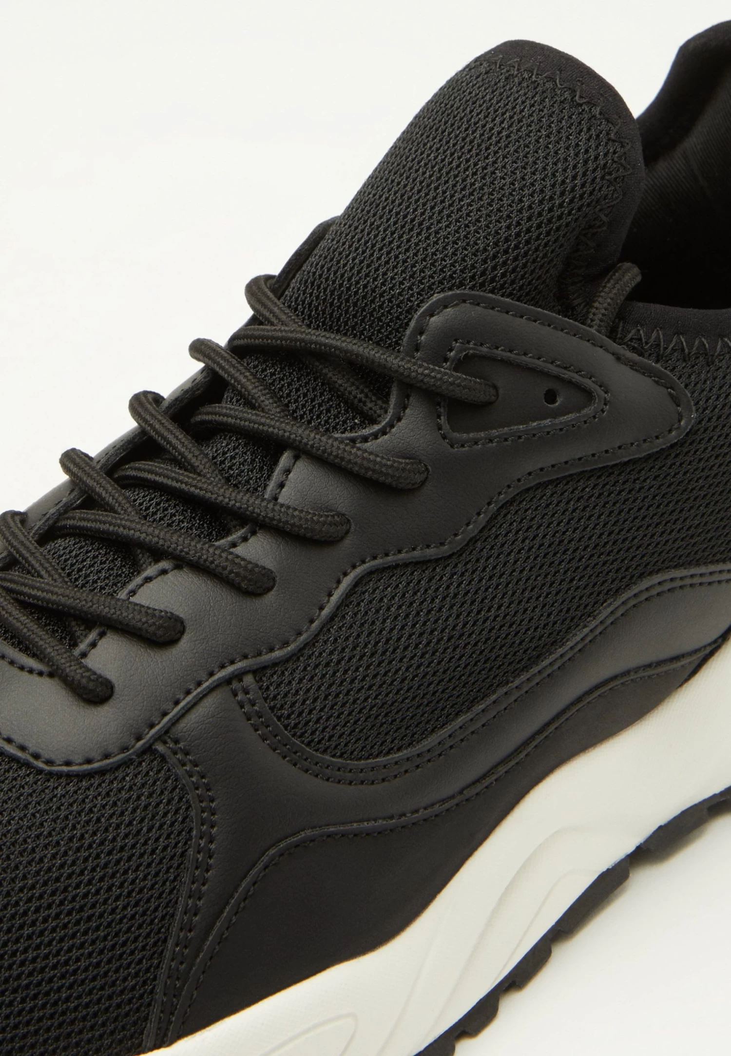 Unisex - Trainers - Black/White