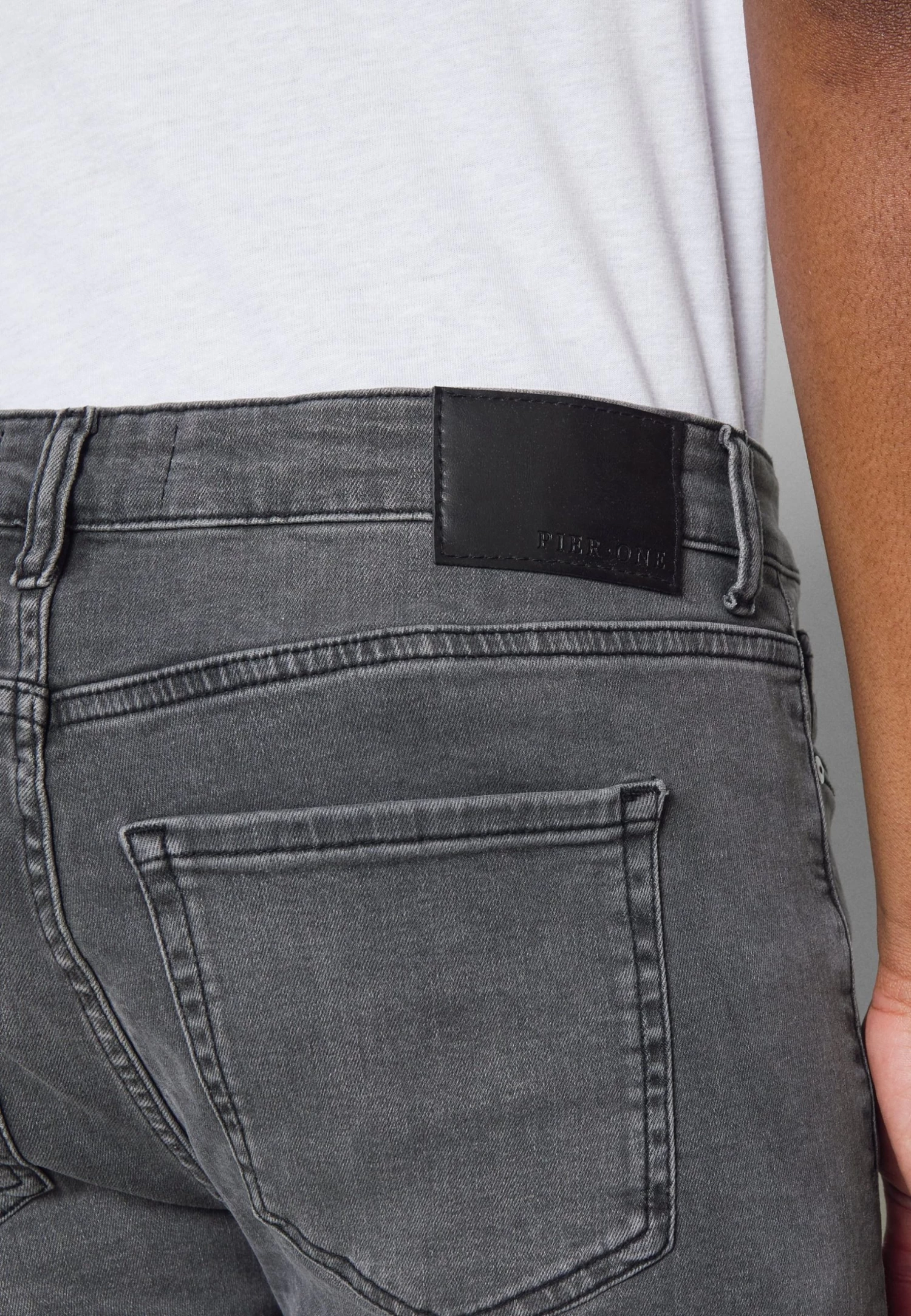 Straight Leg Jeans - Grey