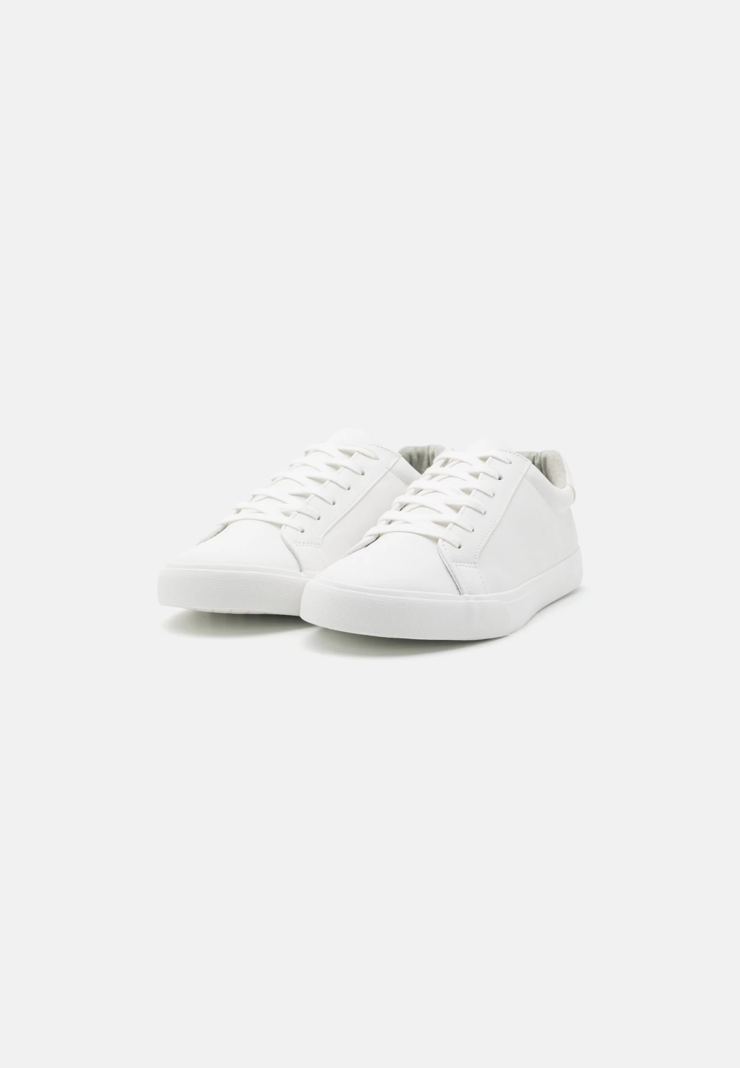Trainers - White