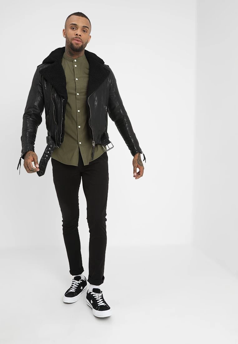 Muscle Fit Stand- Shirt - Oliv