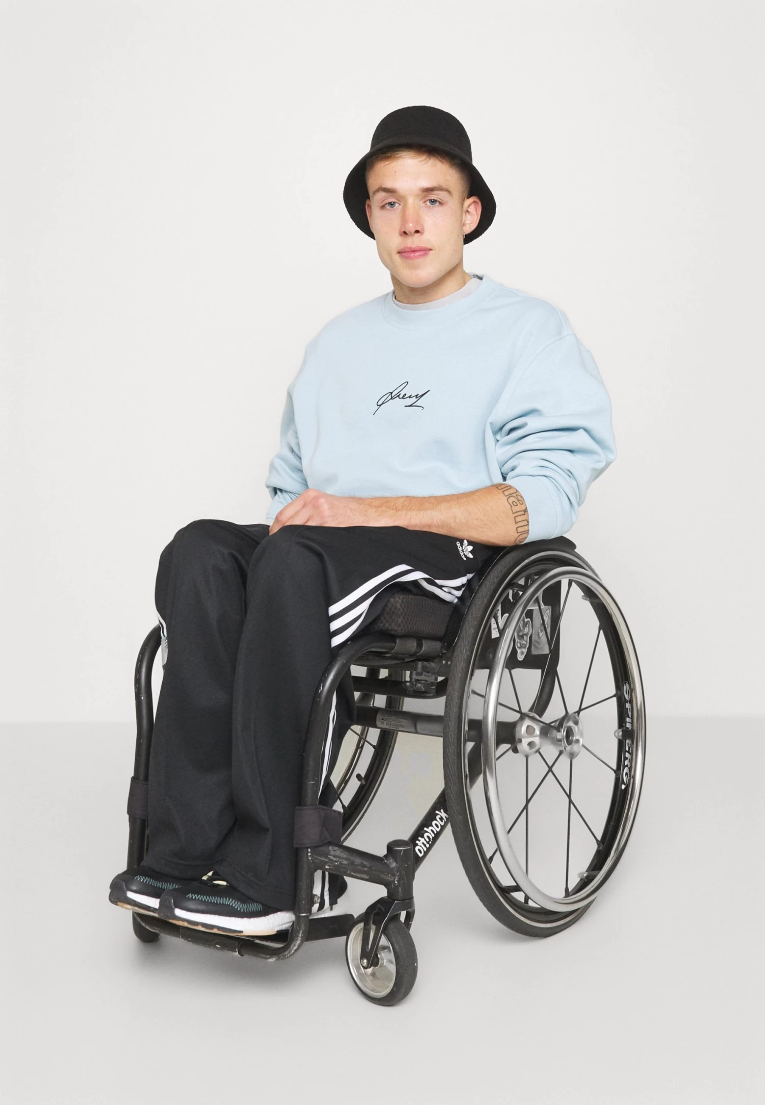 Sweatshirt - Light Blue