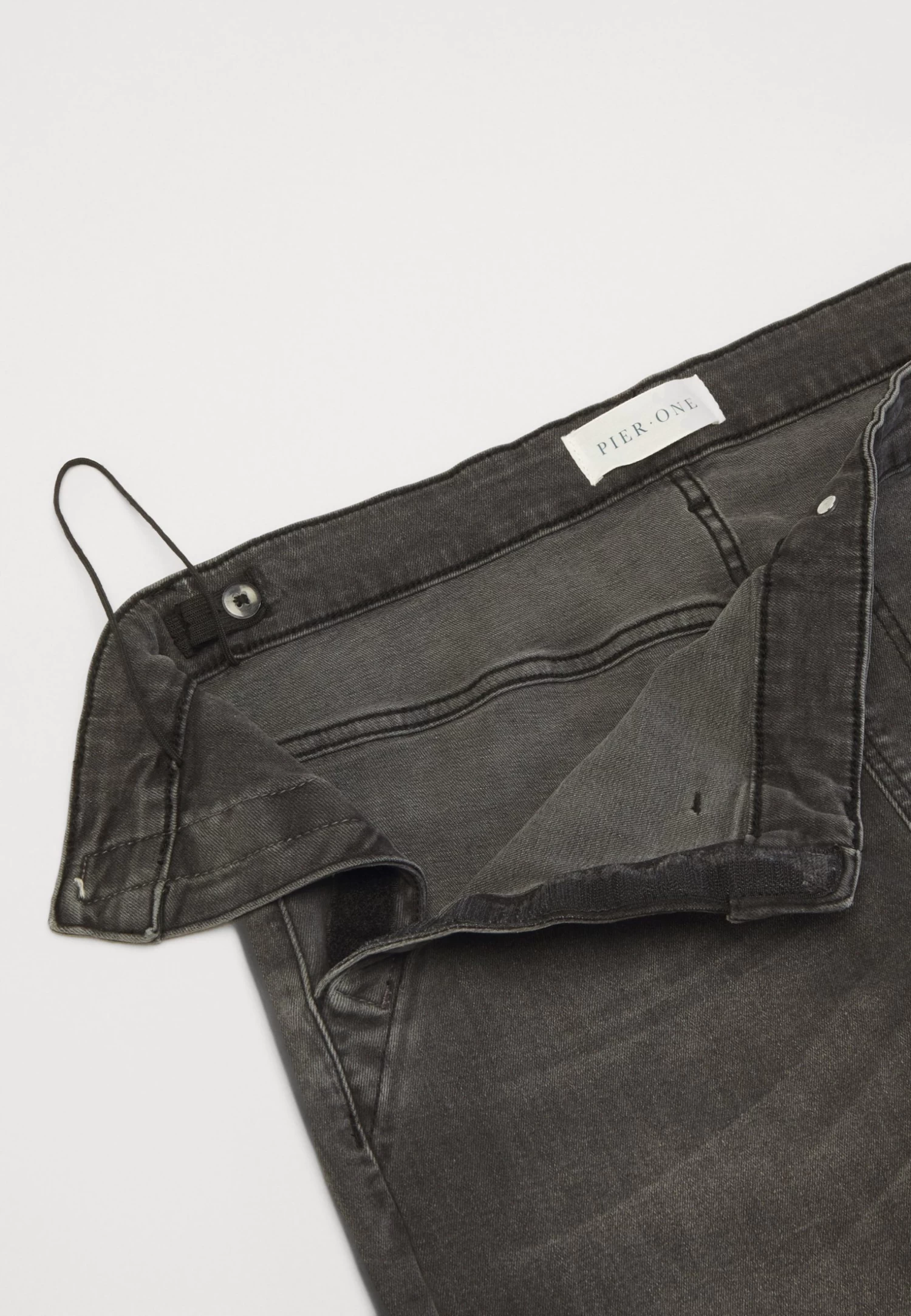 Straight Leg Jeans - Grey Denim