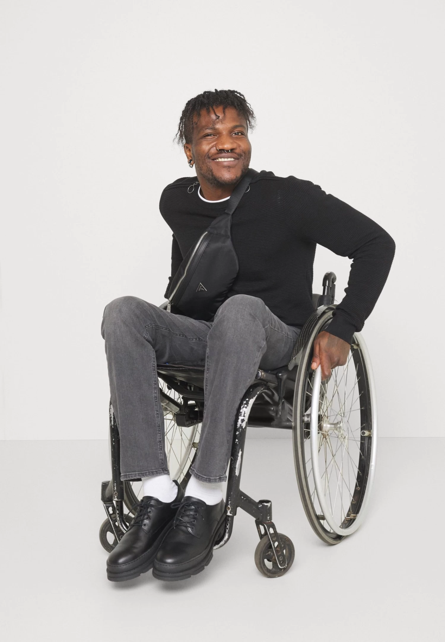 Straight Leg Jeans - Grey Denim