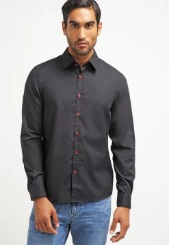 Pier One Shirt - Black/Red
