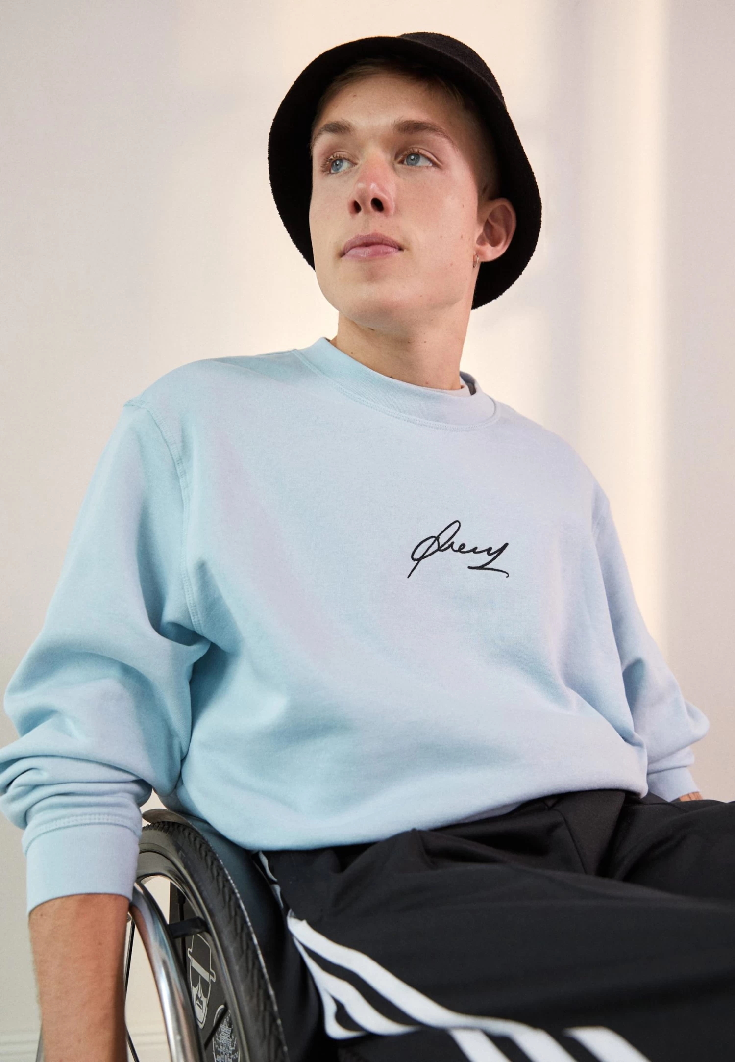 Sweatshirt - Light Blue